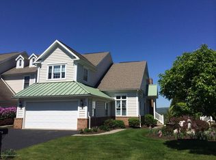 306 Thackeray Close, Moosic, PA 18507
