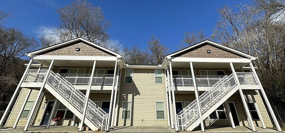 2nd image of 131 Nevada Ave #303