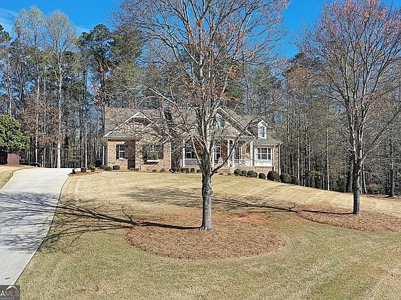 3rd image of 2713 Powell Ct
