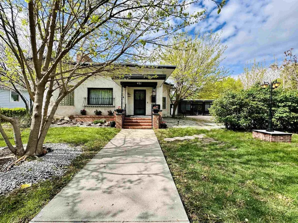 401 W 27th St, Kearney, NE 68845