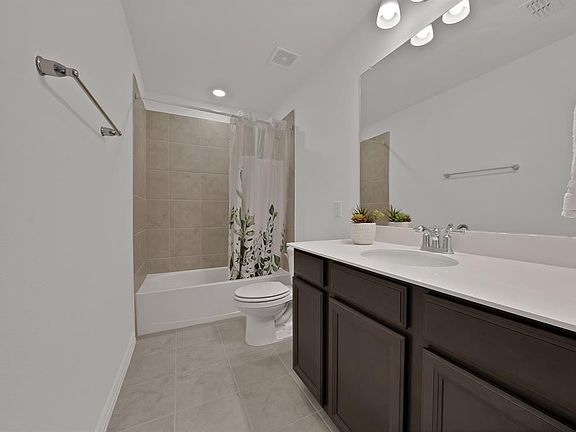 3rd image of 762 Creekwater Ln #762