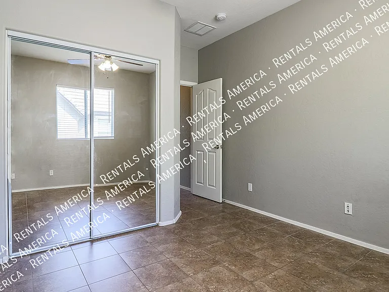 747 N Port Dr — Photo 13
