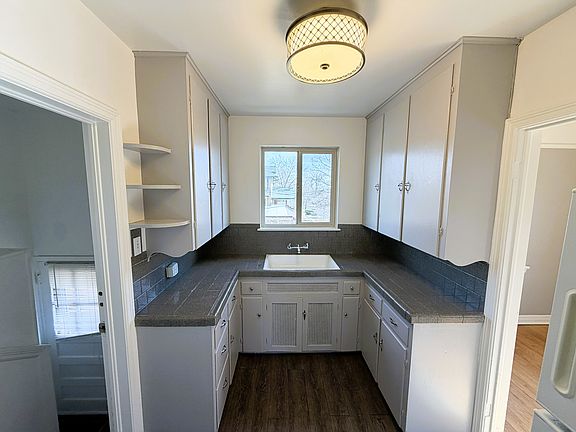 4th image of 2955 W 43rd Ave