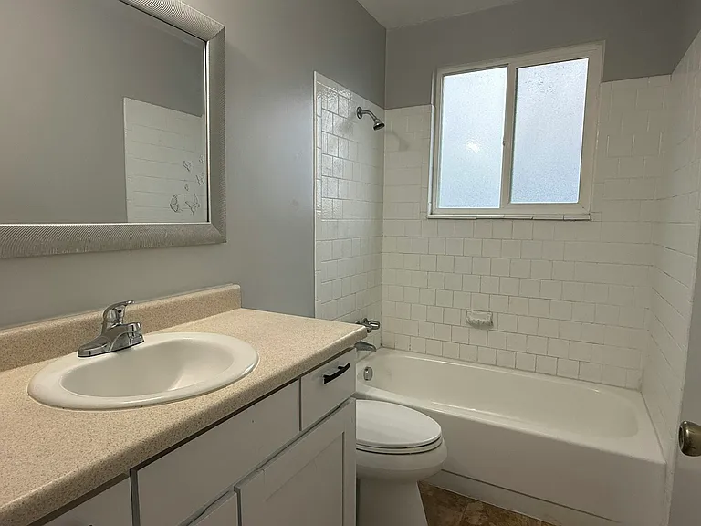 3556 S 8150 W — Photo 9
