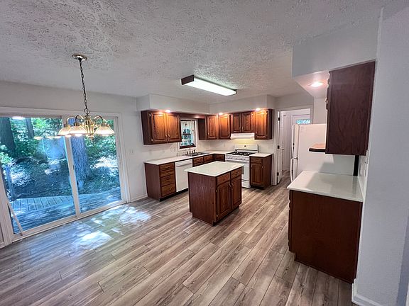 5th image of 6378 Woodlea Dr
