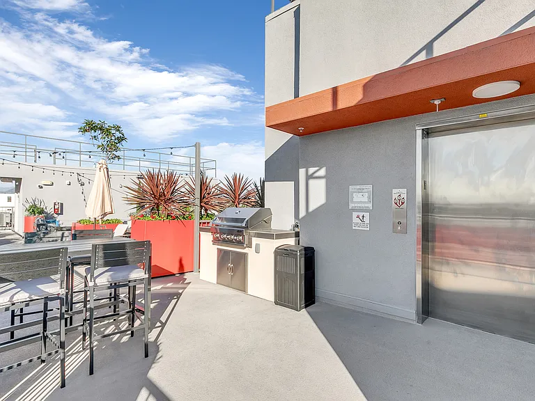 Cloud Nine Luxury Apartments — Photo 57