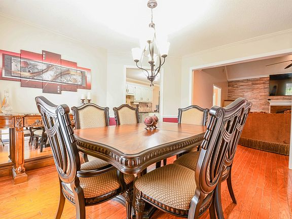 4th image of 7811 Thunderstone Cir E