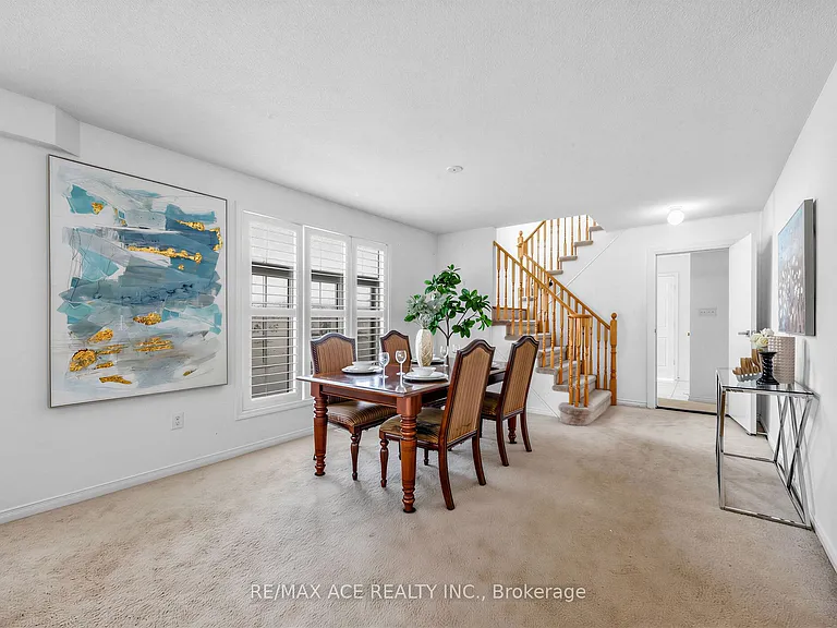 35 Turnerbury Ave — Photo 5