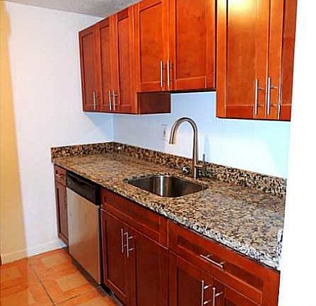 3rd image of 801 Meridian Ave APT 2B