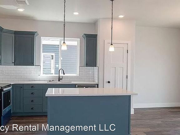 5th image of 2211 S Summerfield Ln