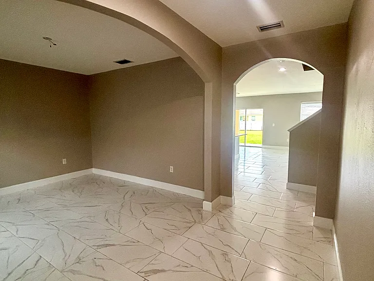 Formal dinning or office space