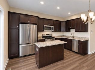 6 Little Pond Dr, Laurel Springs, NJ 08021