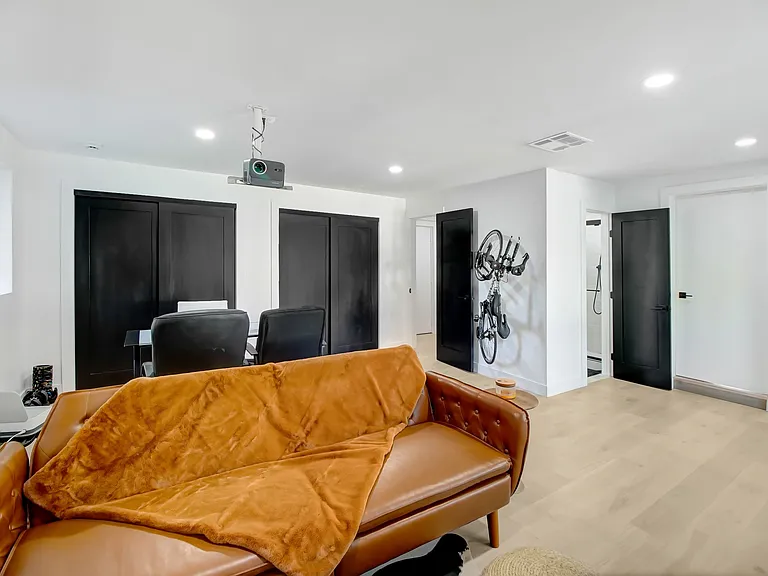 23209 Bigler St — Photo 15