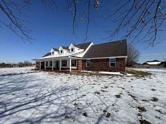 4th image of 2211 Yellowstone Dr