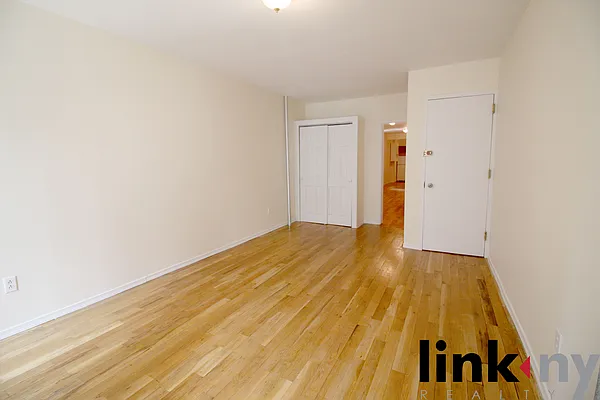 Rented by Link NY Realty | media 3