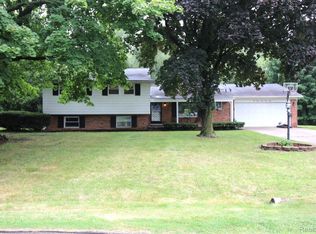 28838 Ravenwood St, Farmington Hills, MI