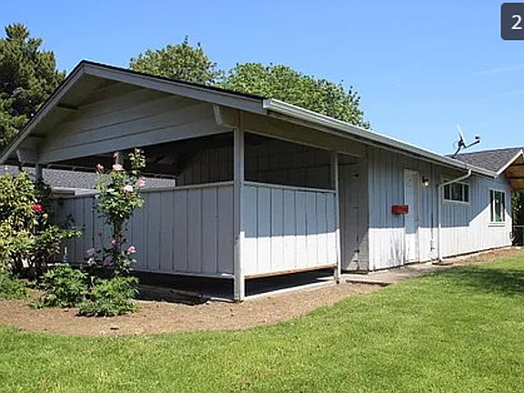 2nd image of 315-317 SE 118th Ave #Sh315