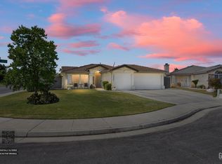 10401 Iroquois Ln, Bakersfield, CA 93312