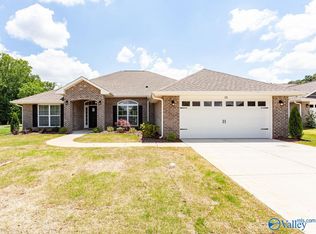 174 Summit Lake Dr, Athens, AL 35613