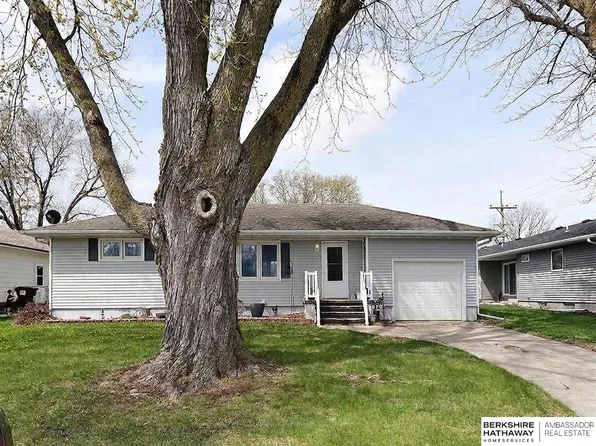 613 8th St, Scribner, NE 68057