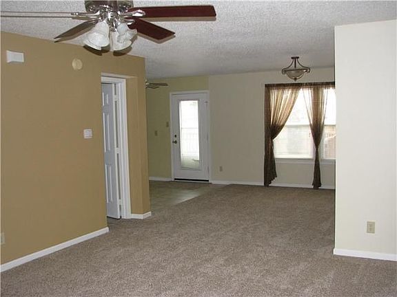 4th image of 2213 Summerfield Dr