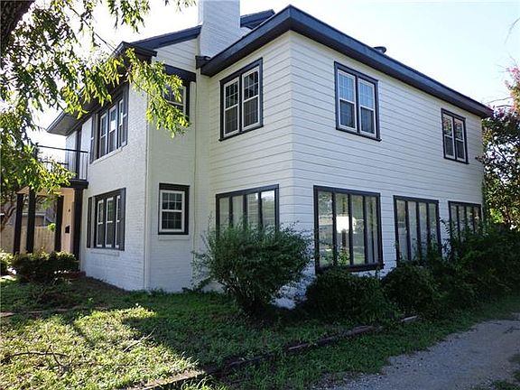 3rd image of 1107 Roselawn St