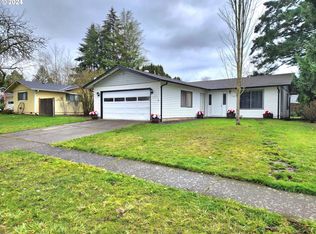 900 N Hulet Ave, Newberg, OR 97132