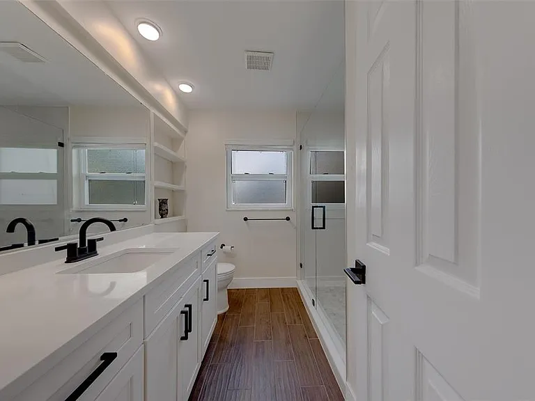 11602 Grove St — Photo 33