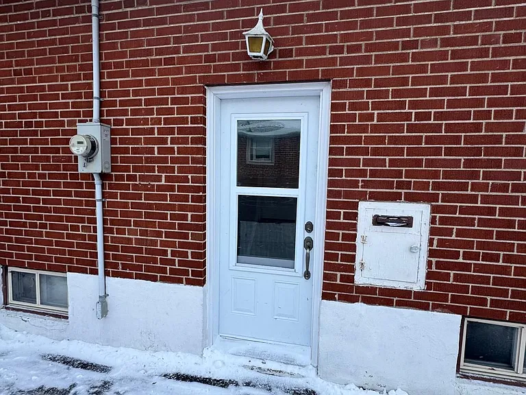 1467 Oxford St — Photo 3
