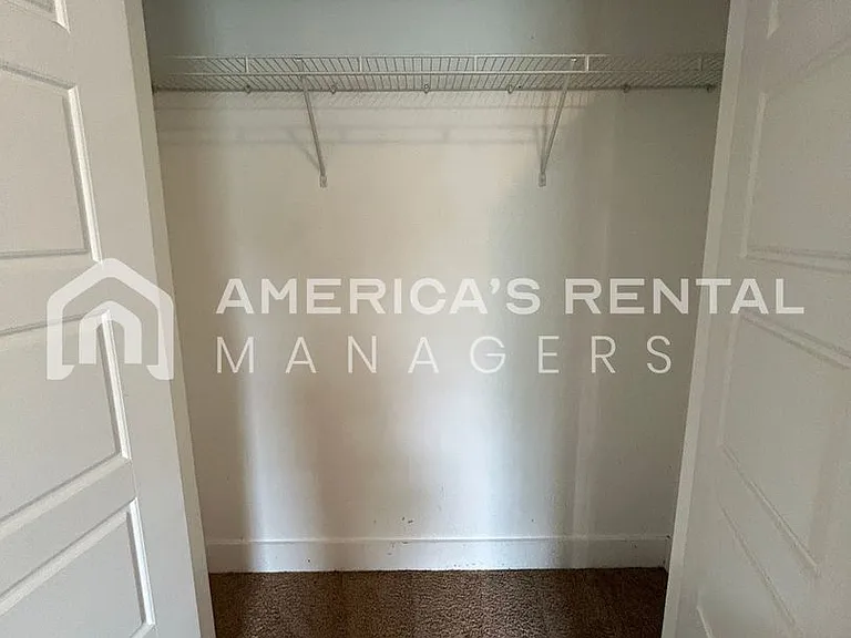 300 Oakwell Cir — Photo 23