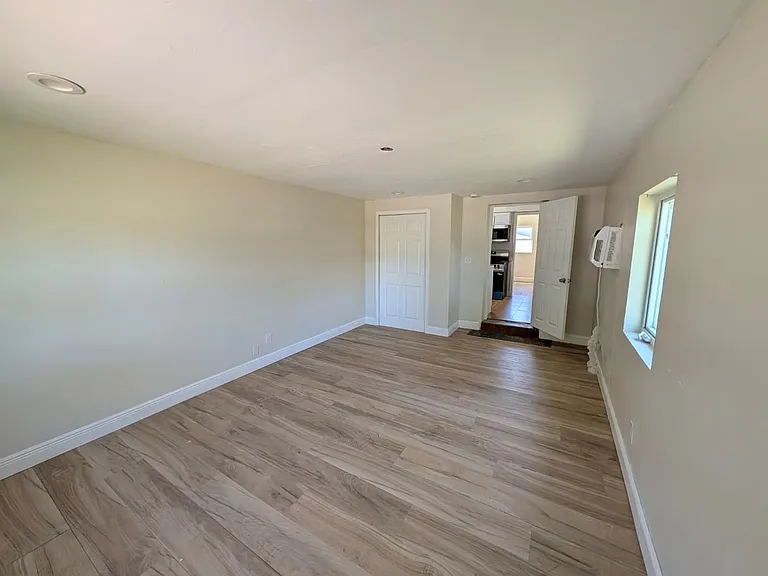 180 Penn Way — Photo 19