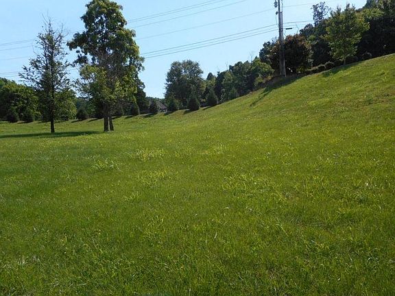 5th image of 262 Madison Walk