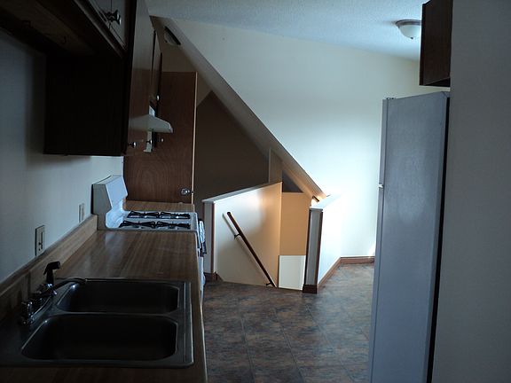 4th image of 1002 Minnehaha Ave E APT 3