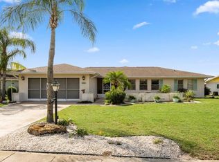 212 Amesbury Cir, Sun City Center, FL 33573