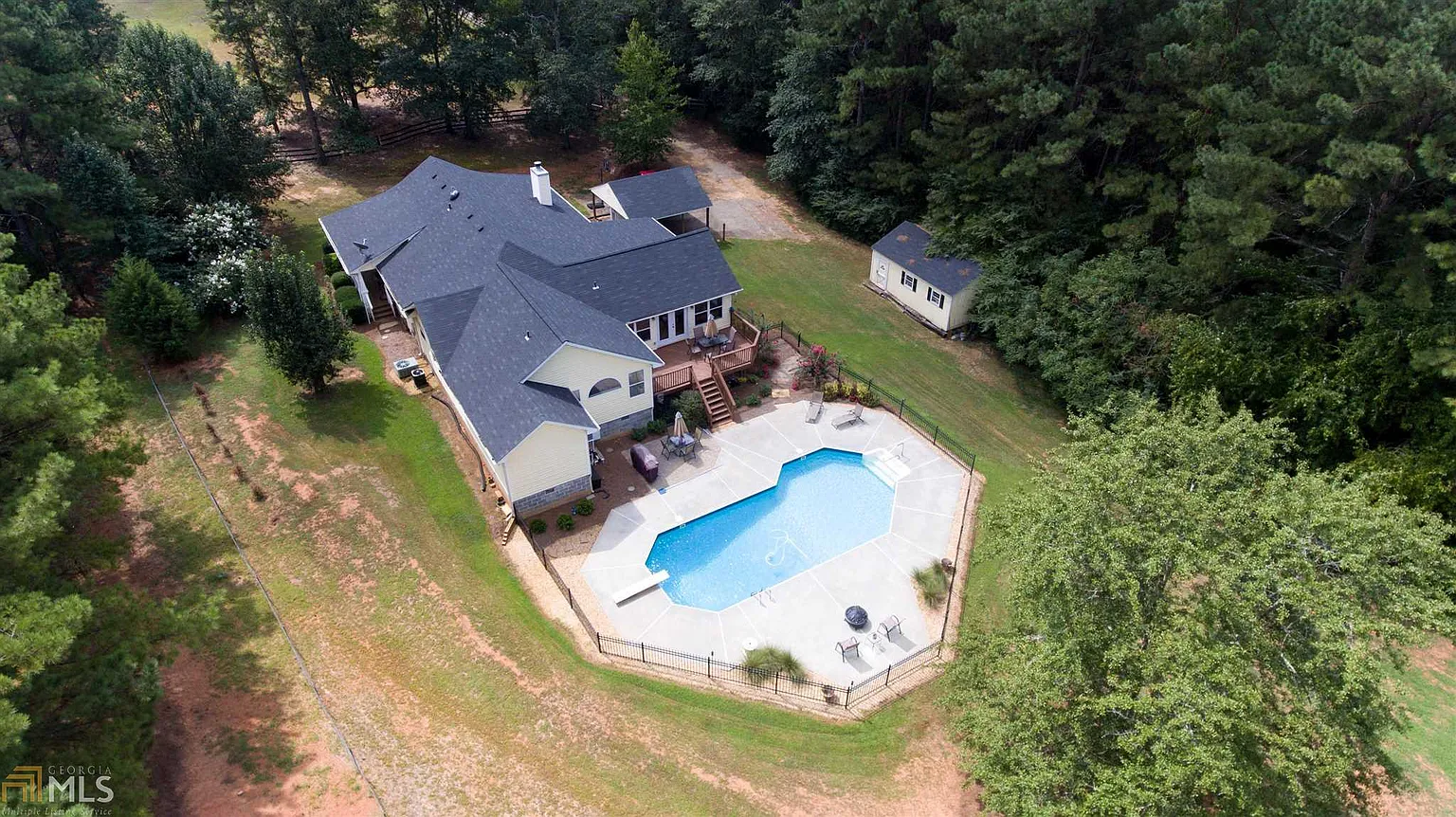 1501 Crumbley Rd photo 1