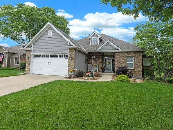 1402 NW Cedar Ct, Grain Valley, MO 64029