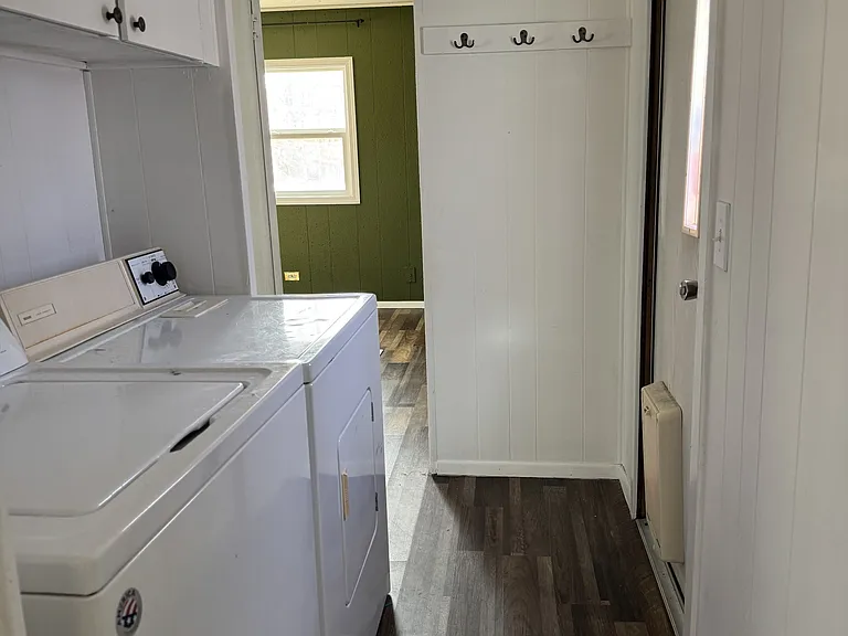 514 W E St — Photo 6
