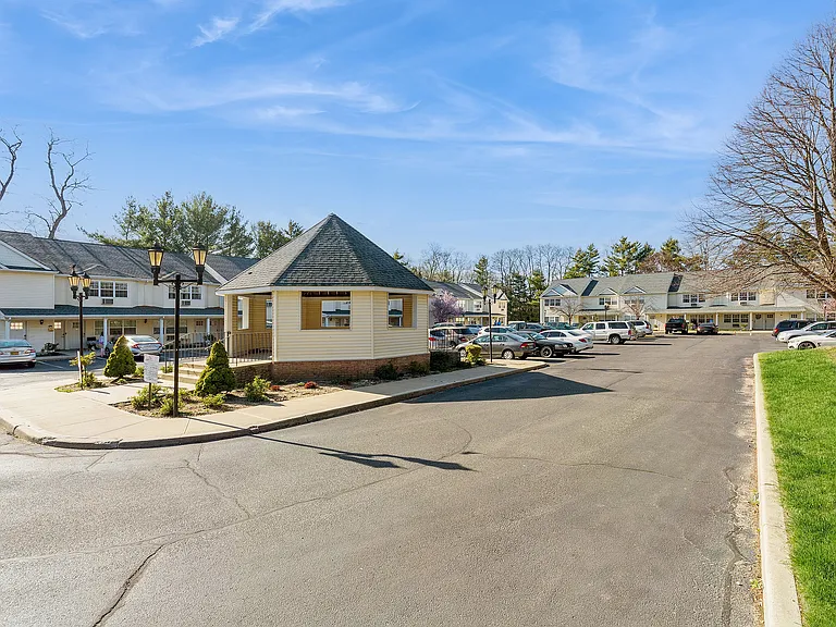 Zen Long Island at Oyster Bay 55+ Community — Photo 9