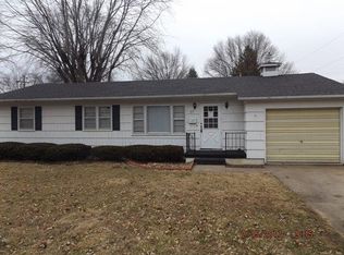 37 Ussery Dr, Lexington, MO 64067