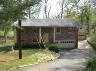 621 Bartlett Dr, Newburgh, IN 47630