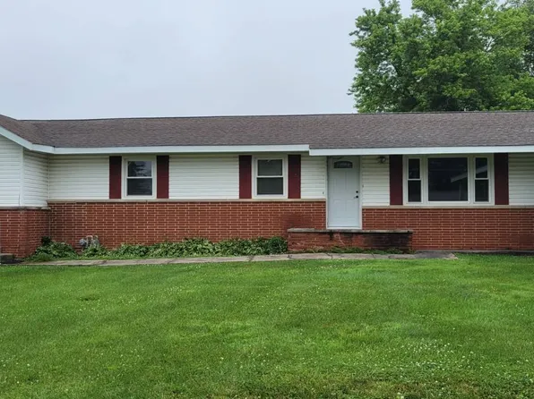 4 Jeffrey Ln, Newton, IL 62448