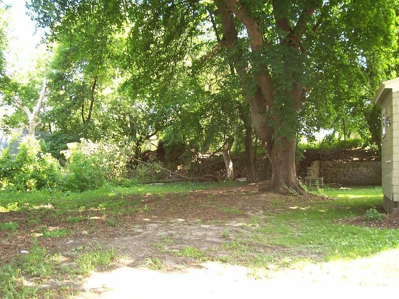 2nd image of 546 Sinclair Ave NE