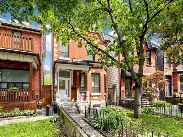 123 Robert St, Toronto, ON M5S 2K5