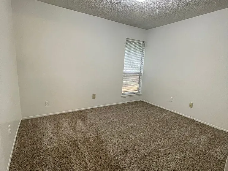 Ashley Crest — Photo 29