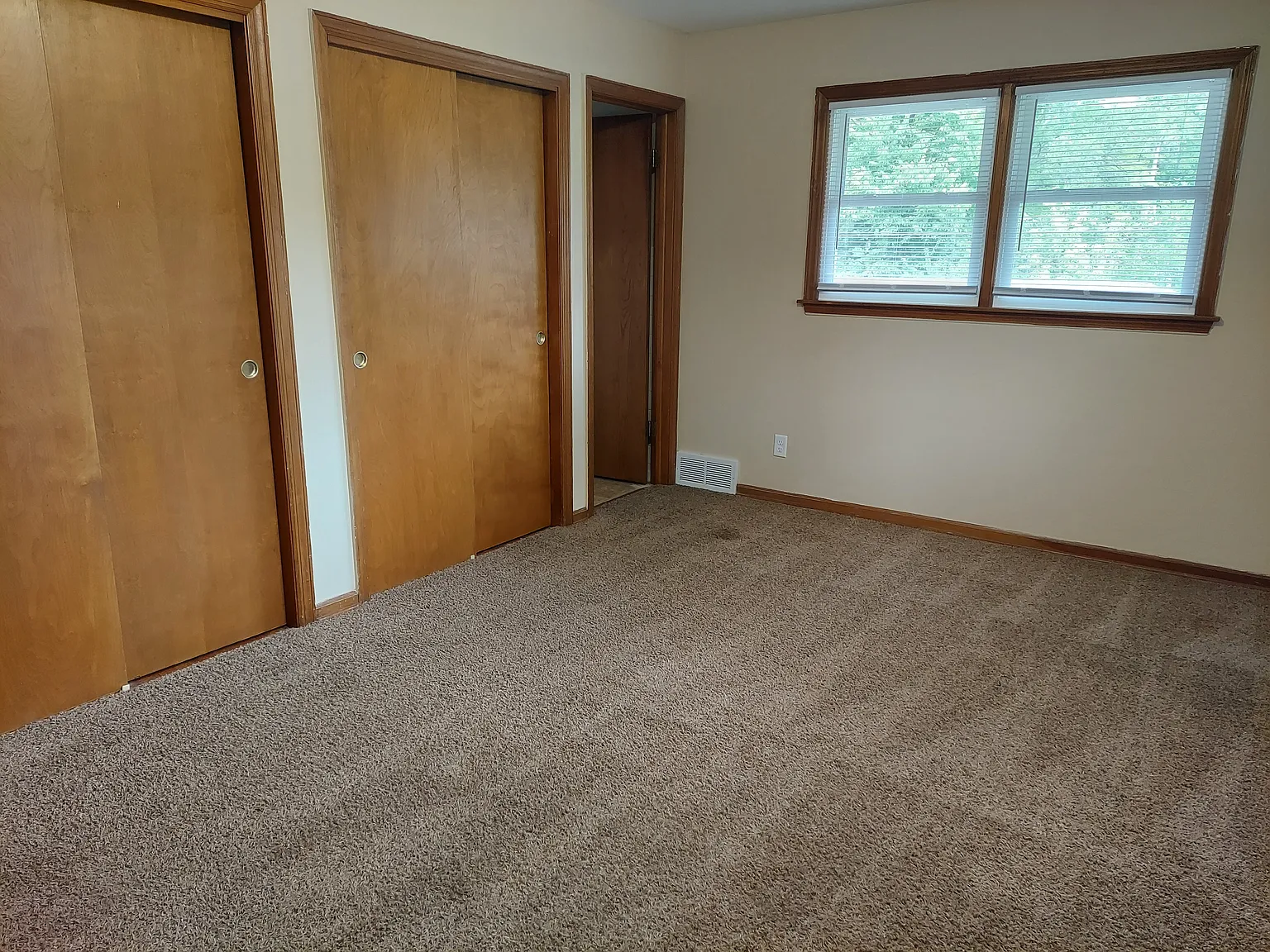 3 bed, 1.5 bath, $1,400 — Photo 4