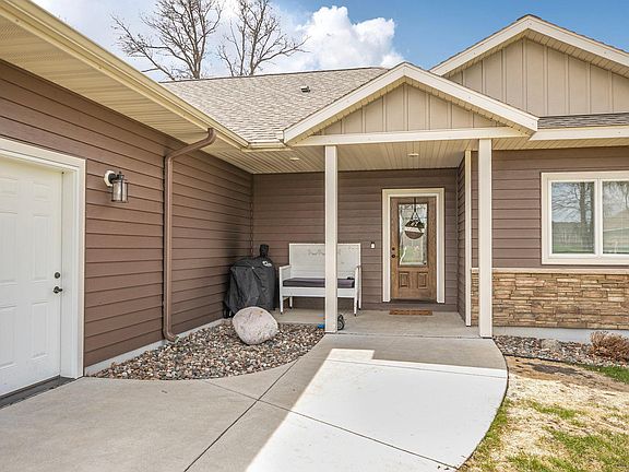 2nd image of 14933 Ridgeway Dr