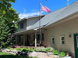 1520 Valley Dr, Mackinaw City, MI 49701