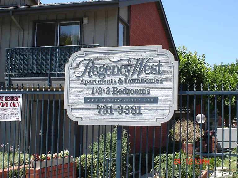 Regency West Apartments — Photo 12