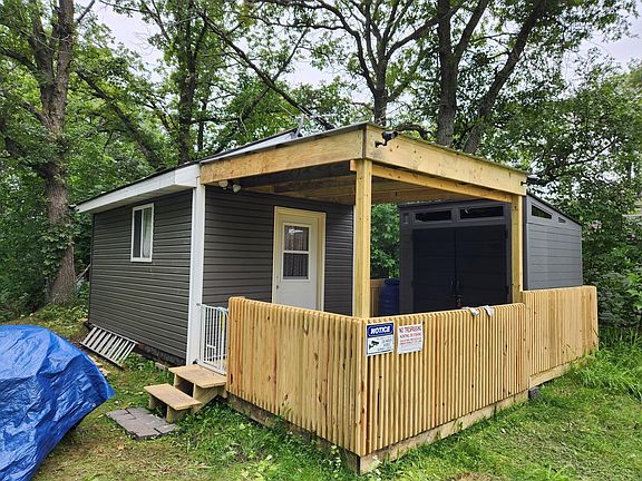 2nd image of 18537 460th St