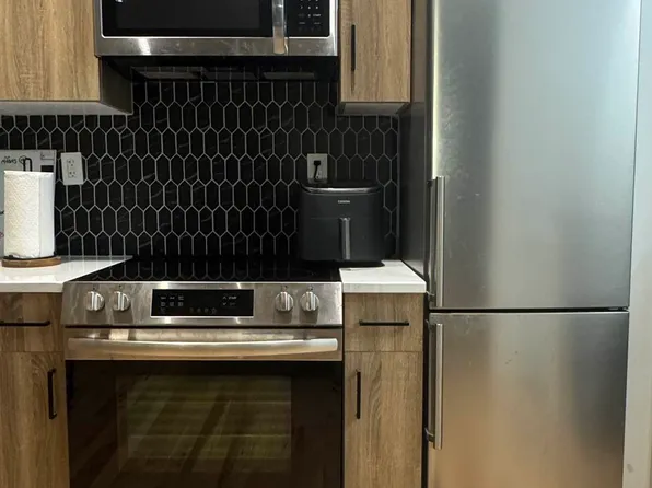 595 3rd Avenue image 5 of 7